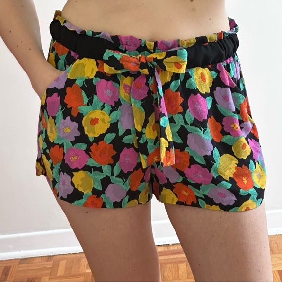 [SOLD] ZARA Tie Waist Orange Floral Printed Mini Shorts size XS - Picture 3 of 13